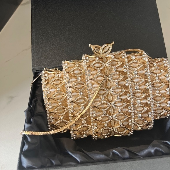 Gold Crystal Stone Clutch with Long Chain ✨✨HP✨✨ - Picture 11 of 16